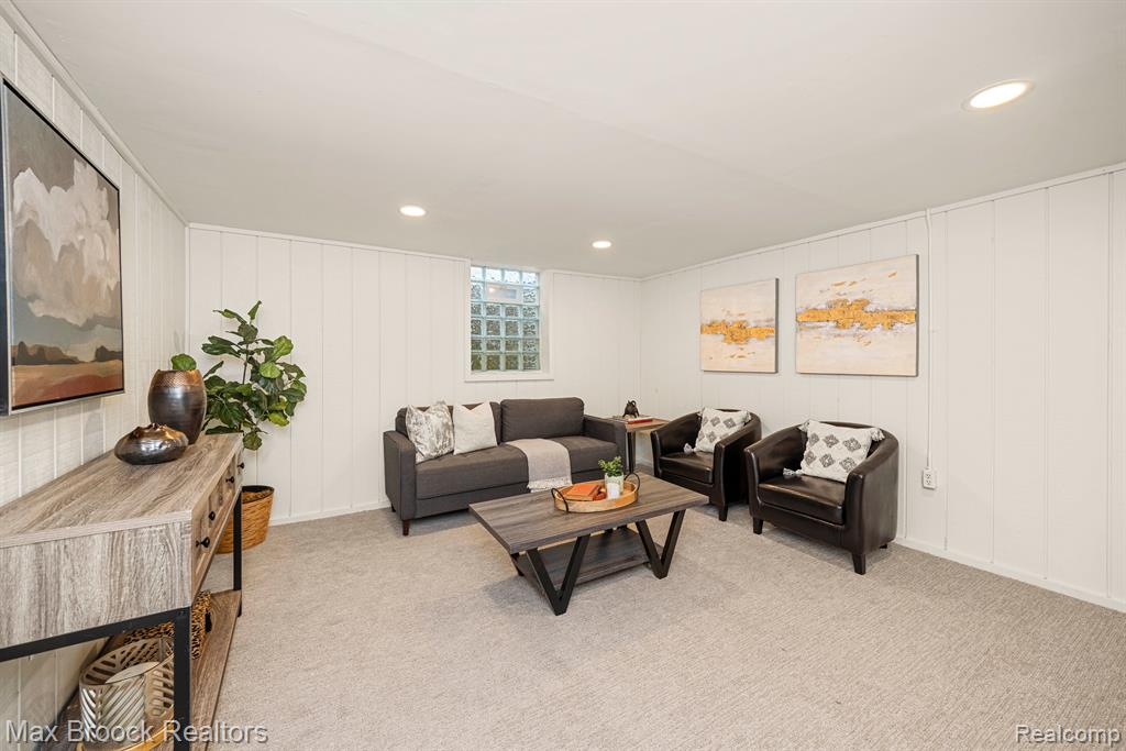 695 GRAEFIELD, Birmingham, MI 48009 — Photo 19