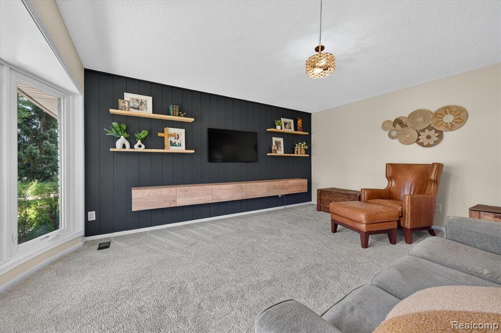 6646 Yarborough Drive, Utica, MI 48316 — Photo 12