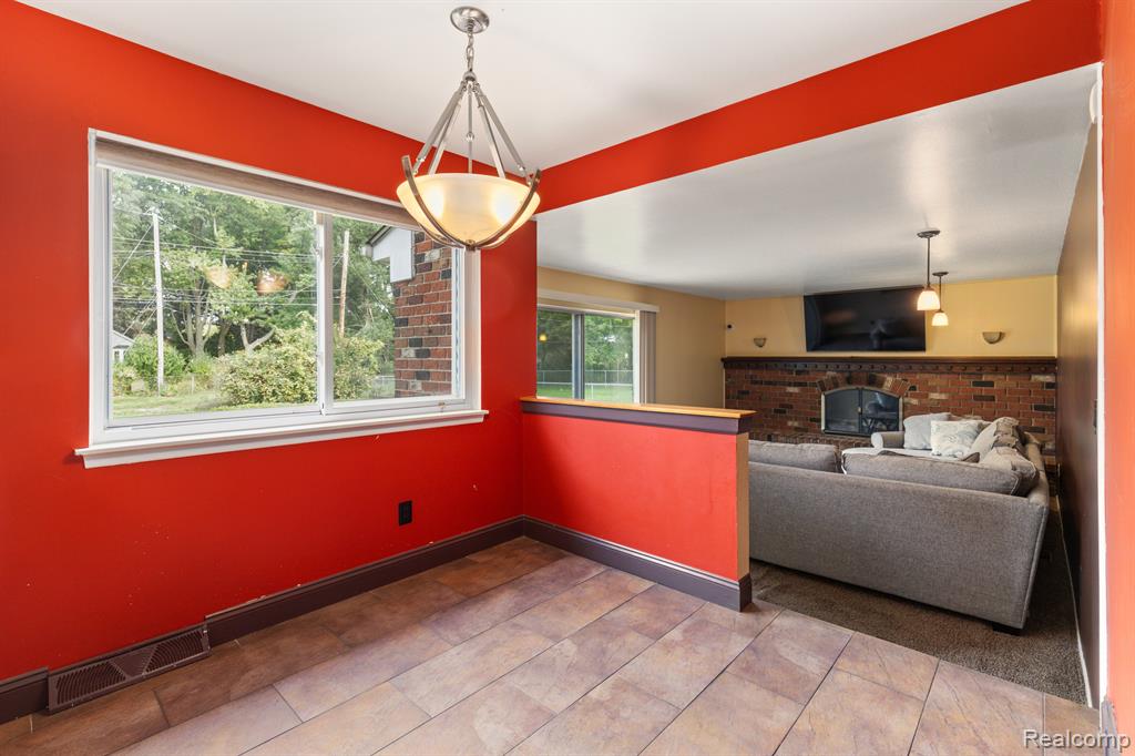 18230 RAINBOW Drive, Lathrup Village, MI 48076 — Photo 9
