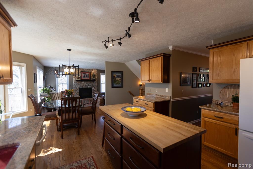 7988 Hillside Lakes Drive, Brighton, MI 48116 — Photo 14