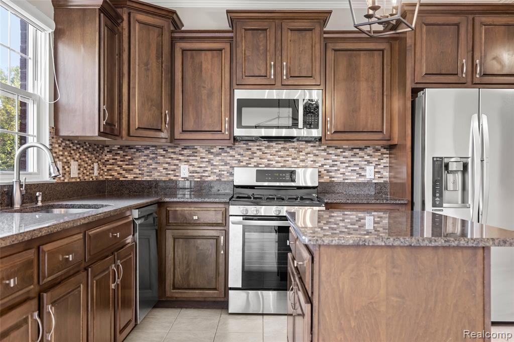 6065 Windemere Lane, Shelby Twp, MI 48316 — Photo 10