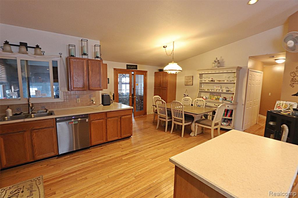 31657 Sibley Road, New Boston, MI 48164 — Photo 25