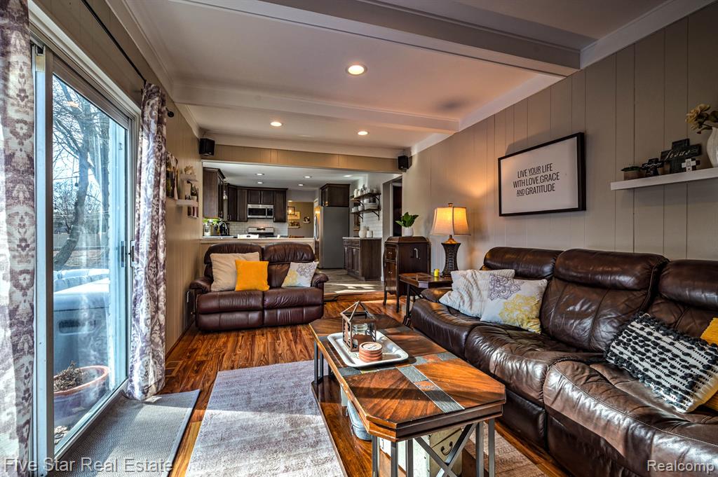 8838 Dublin Way, Sterling Heights, MI 48314 — Photo 23