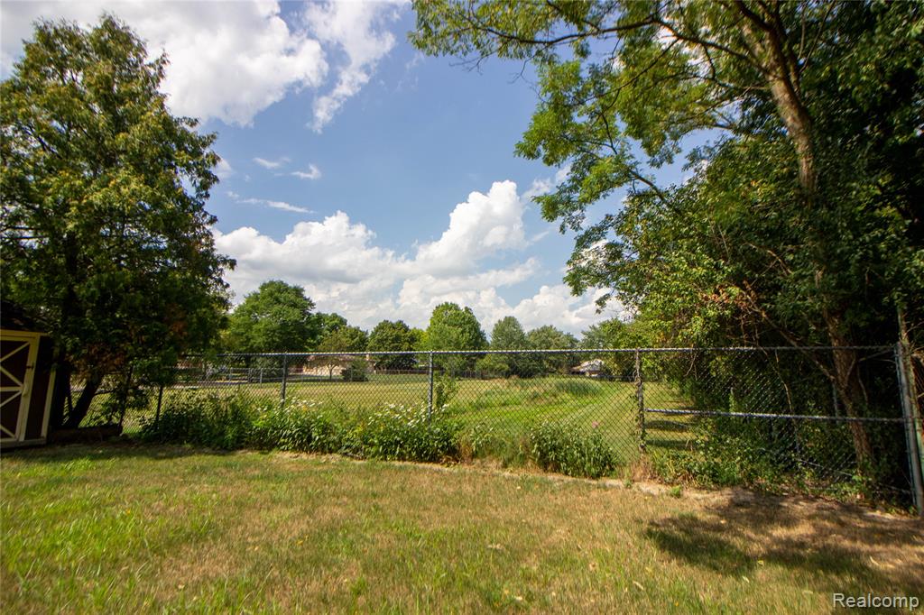 5502 Whitehaven Drive, Troy, MI 48085 — Photo 16