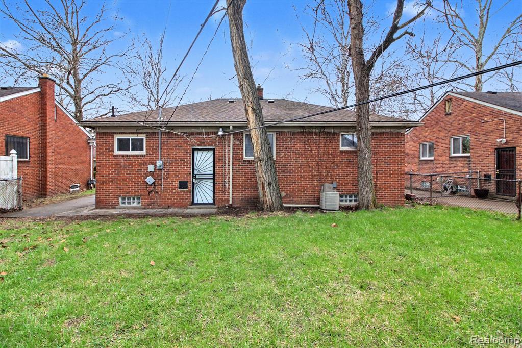 20260 Patton Street, Detroit, MI 48219 — Photo 19