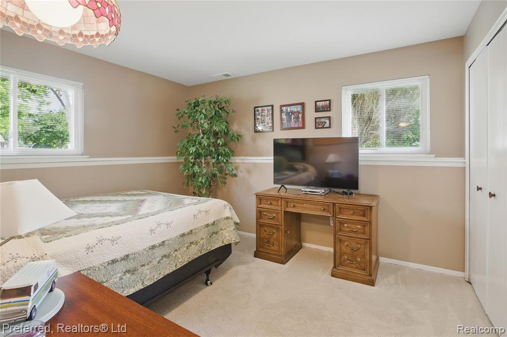 8530 Elmhurst Street, Canton, MI 48187 — Photo 29