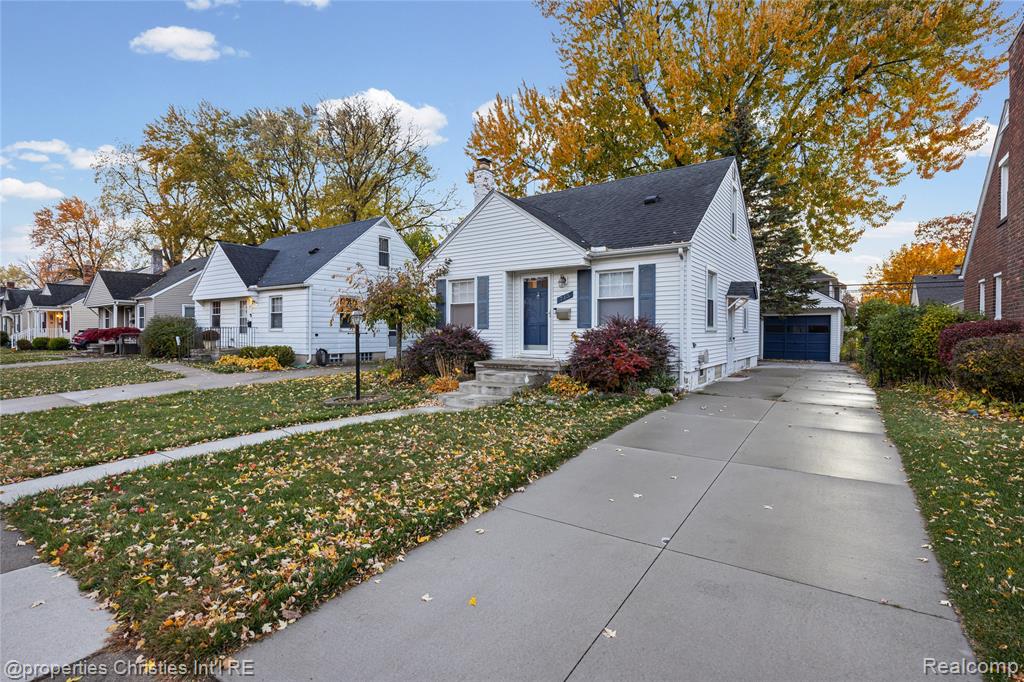 715 N Blair Avenue, Royal Oak, MI 48067 — Photo 2