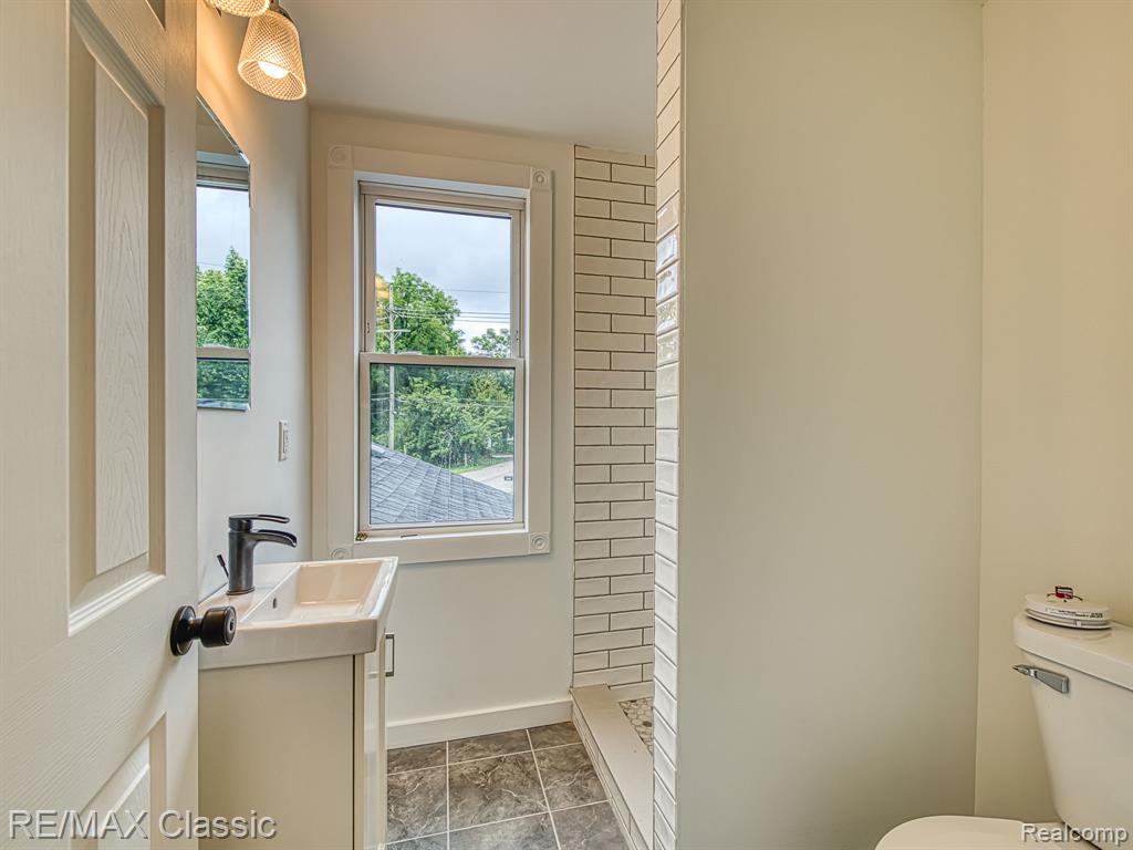 9509 Main Street, Whitmore Lake, MI 48189 — Photo 25