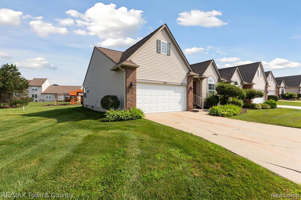 2571 ARALIA Drive, Howell, MI 48855 — Photo 45