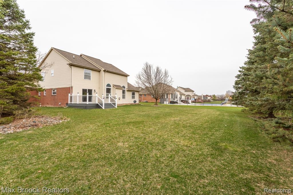 7131 WHITE TAIL Drive, Grand Blanc, MI 48439 — Photo 38