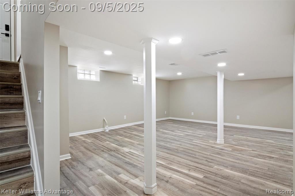 9844 E Clements Circle, Livonia, MI 48150 — Photo 22