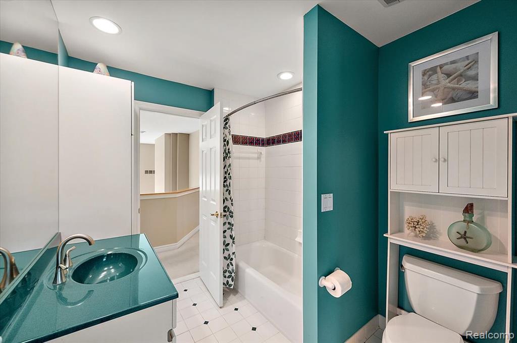 4417 Island View Drive, Waterford, MI 48328 — Photo 40