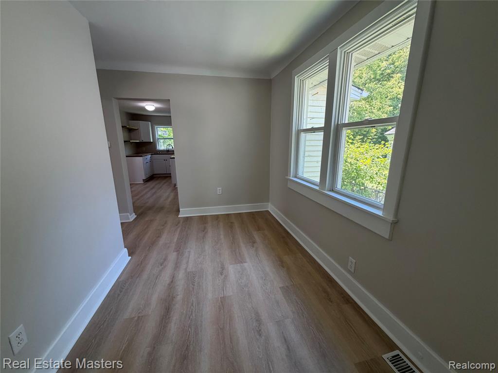 1016 Gillett Street, Port Huron, MI 48060 — Photo 11