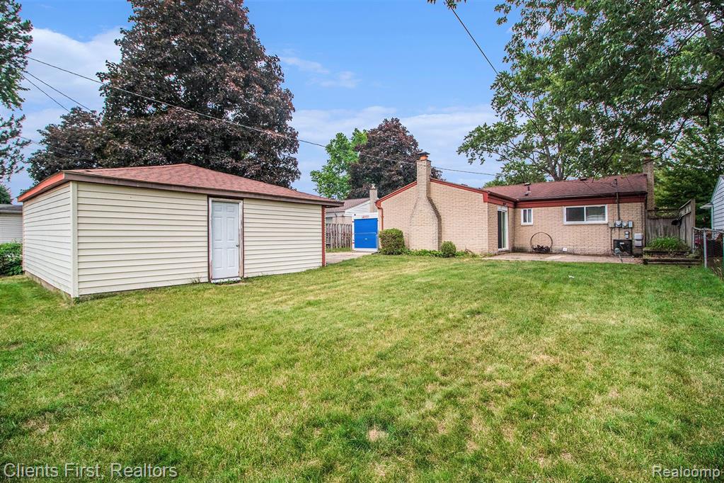 8341 FORREST Drive, Canton, MI 48187 — Photo 23