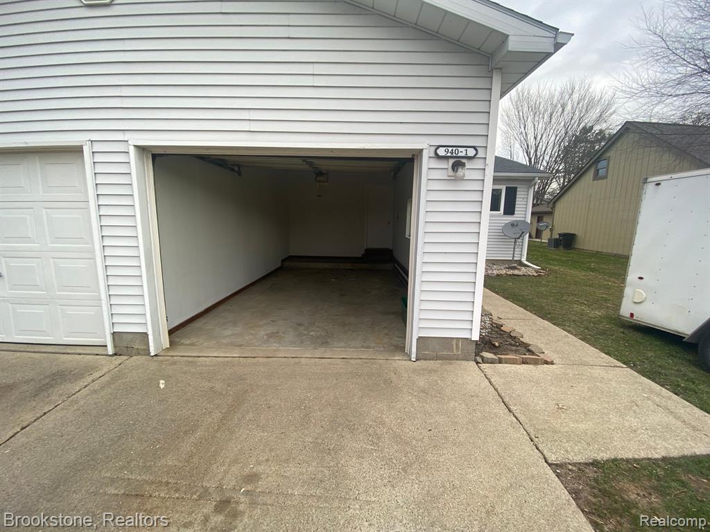 940 FRED W MOORE, St. Clair, MI 48079 — Photo 12
