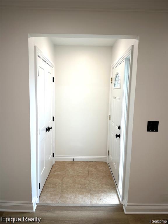 8565 Hampshire Drive, Sterling Heights, MI 48313 — Photo 2