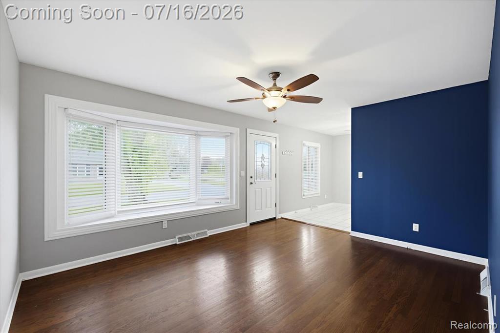986 Gill Street, Oxford, MI 48371 — Photo 9