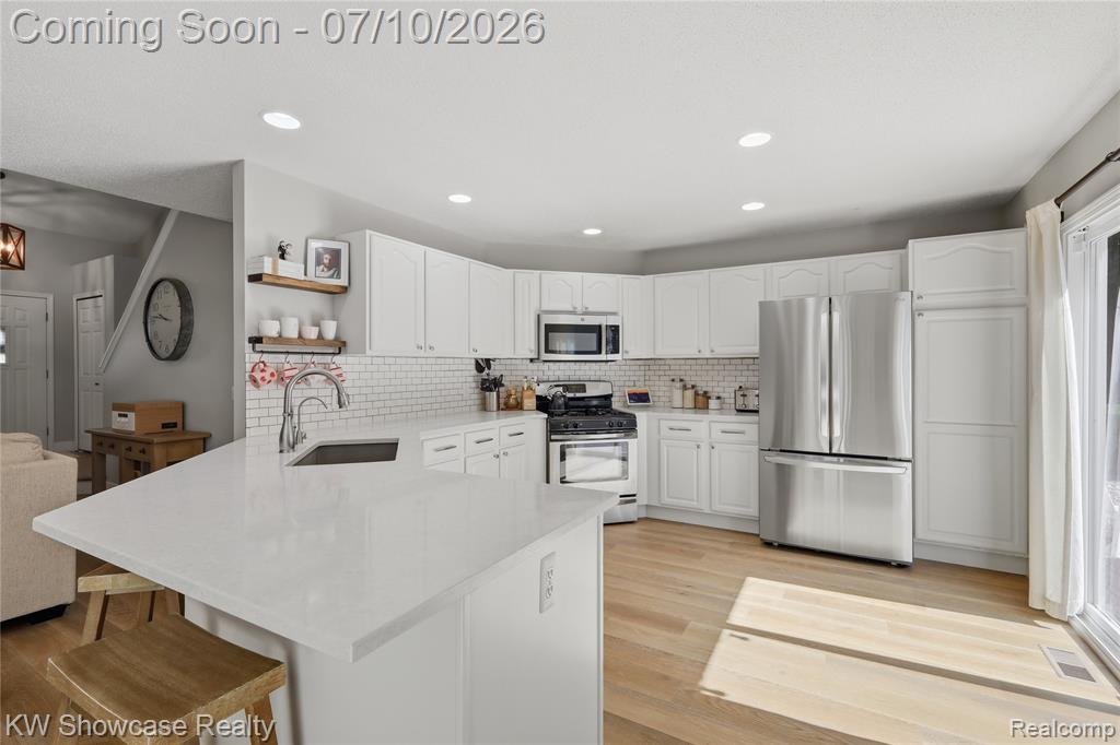 525 Aarons Way, Ortonville, MI 48462 — Photo 17