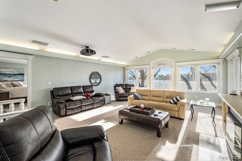 8460 WOODLAND SHORE Drive, Brighton, MI 48114 — Photo 32