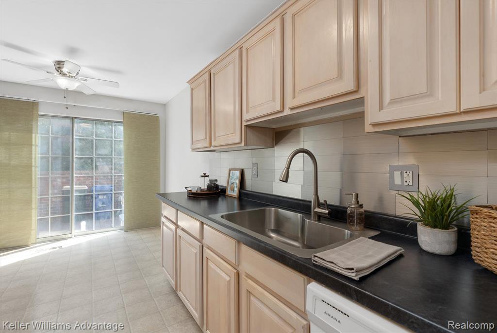 41138 SOUTHWIND Drive, Canton, MI 48188 — Photo 5