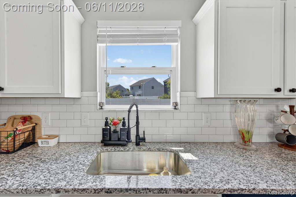 3081 Stratford Lane, Flushing, MI 48433 — Photo 10