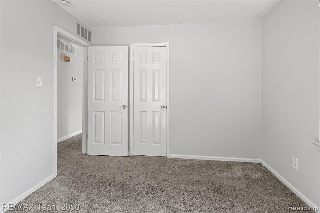 4973 Ziegler Street, Dearborn Heights, MI 48125 — Photo 17