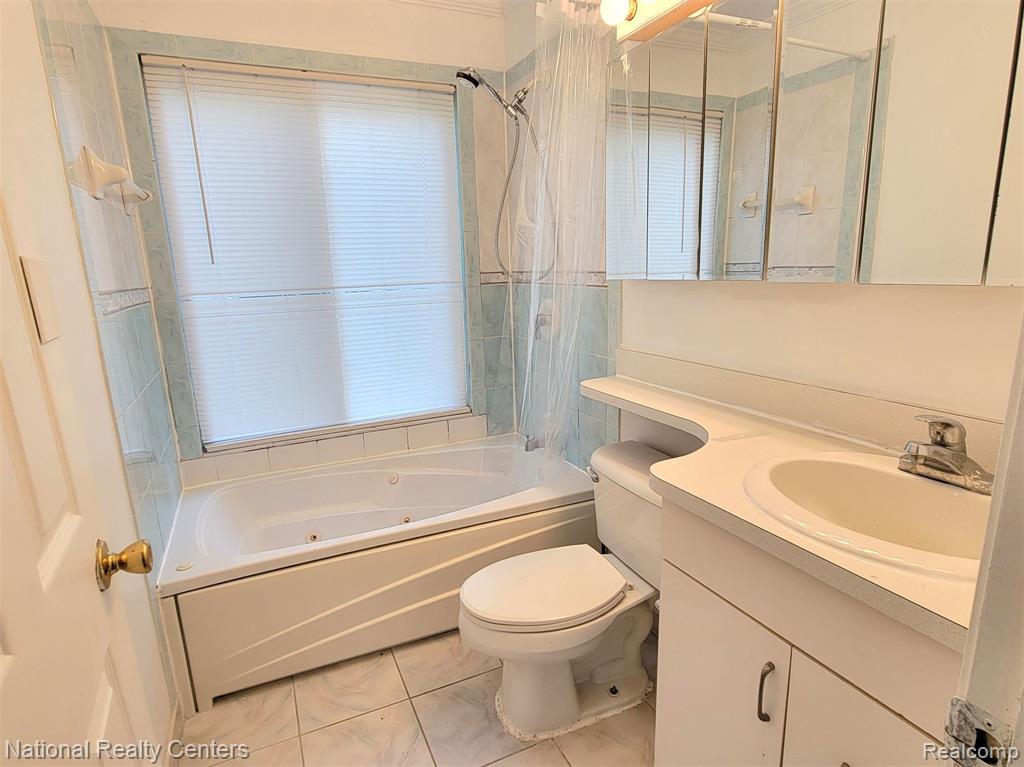8404 BUSKO Avenue, Warren, MI 48093 — Photo 14