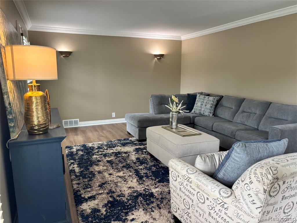 38552 Macintosh Court, Clinton Twp, MI 48036 — Photo 16