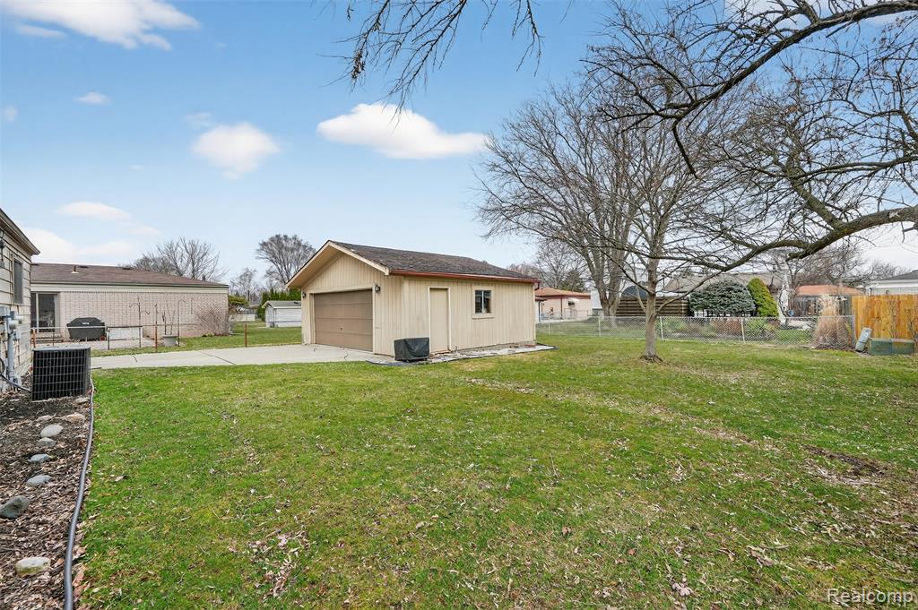 31674 Grove, Fraser, MI 48026 — Photo 34
