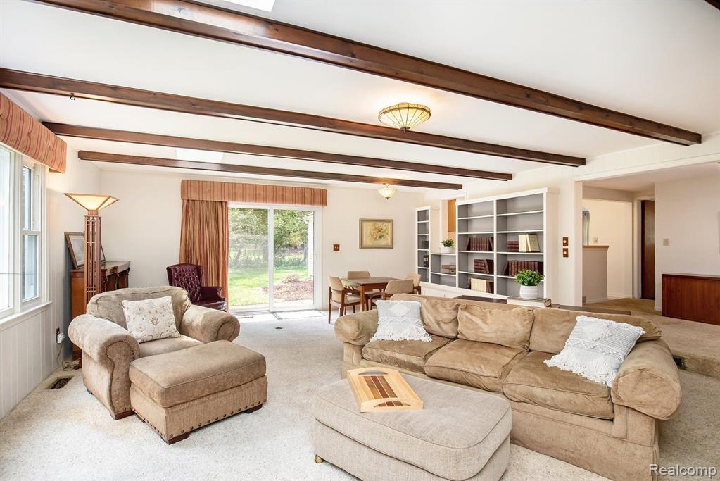 807 S OAK Street, Fenton, MI 48430 — Photo 3