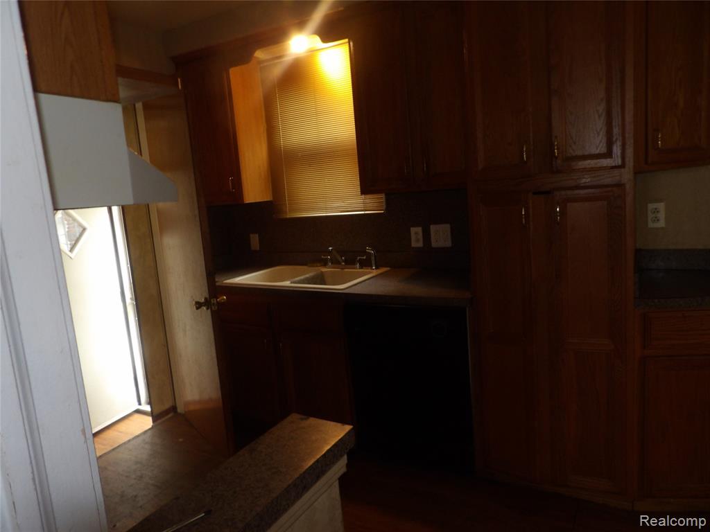 8235 Prest Street, Detroit, MI 48228 — Photo 6