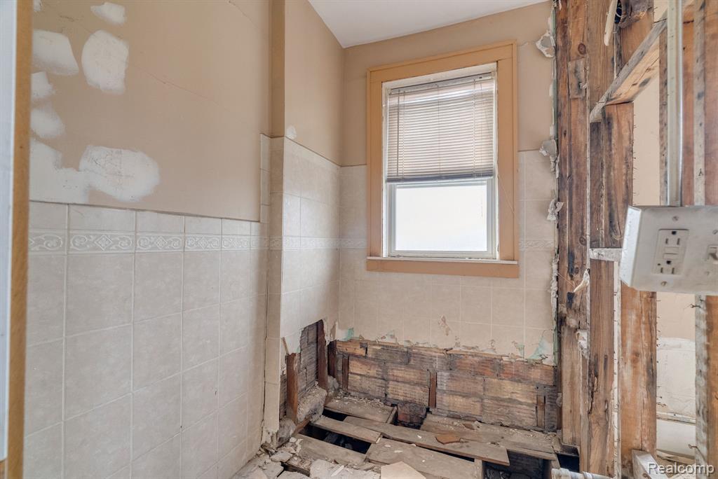 725 Whitmore Road, Detroit, MI 48203 — Photo 18