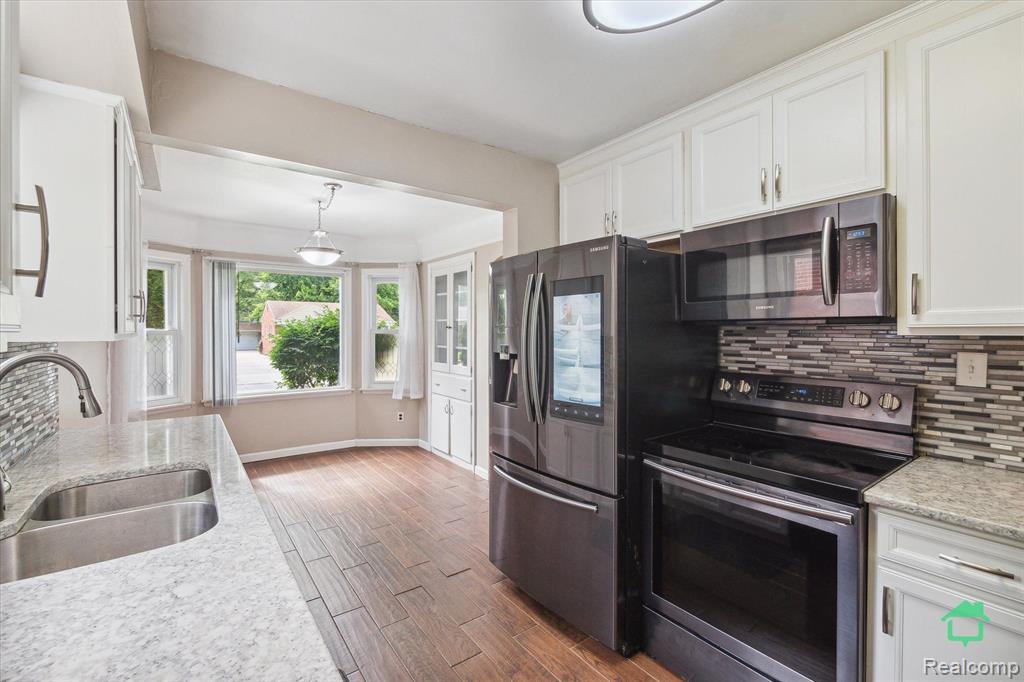 9628 Cavell Street, Livonia, MI 48150 — Photo 14