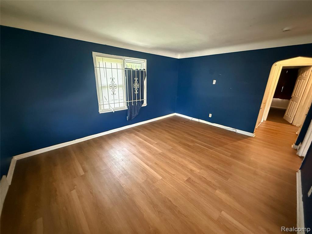 9030 Plainview Avenue, Detroit, MI 48228 — Photo 2
