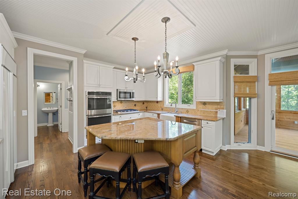 6745 CHARING Crossing, West Bloomfield, MI — Photo 11