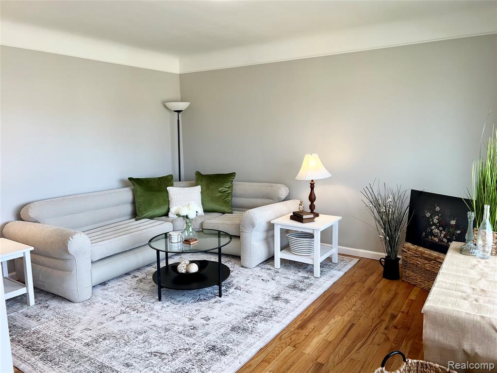 24545 Greenbrier Avenue, Eastpointe, MI 48021 — Photo 3