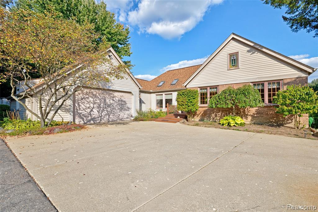 3015 Wildwood Road, Holly, MI 48442 — Photo 2