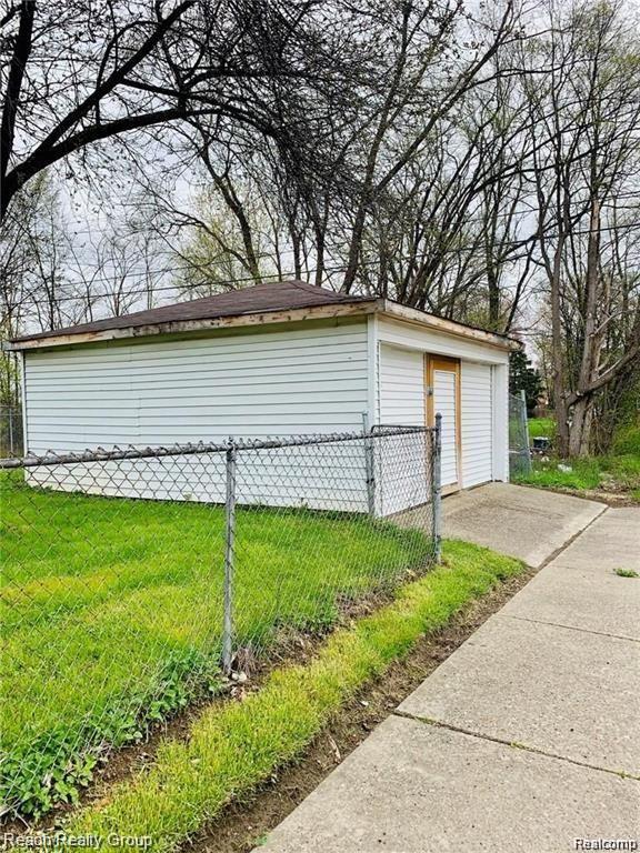 5902 WAYBURN Street, Detroit, MI 48224 — Photo 2