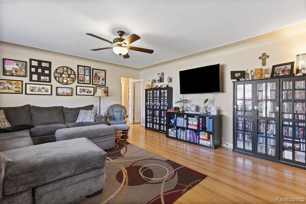 8681 STROM Drive, Sterling Heights, MI 48314 — Photo 7