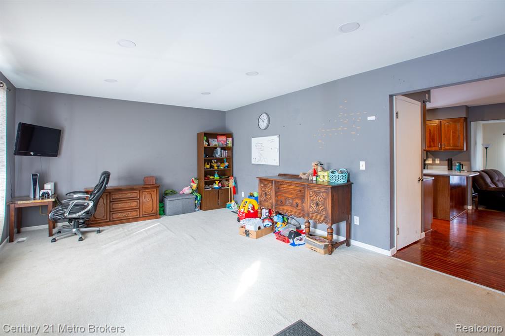 6101 Belsay Road, Grand Blanc, MI 48439 — Photo 3