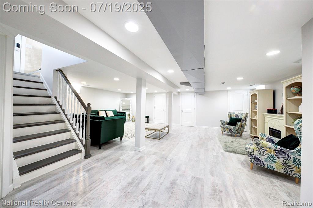 8126 Dale Street, Dearborn Heights, MI 48127 — Photo 40