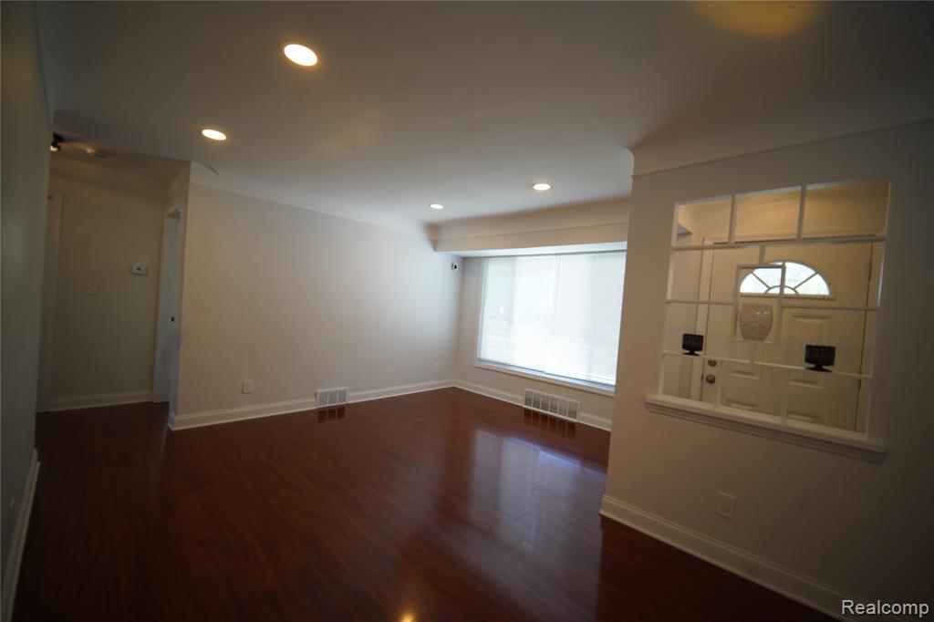 16047 W Chicago Street, Detroit, MI 48228 — Photo 27
