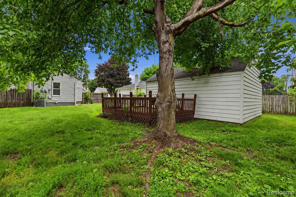 77 Huron Avenue, Mount Clemens, MI 48043 — Photo 19
