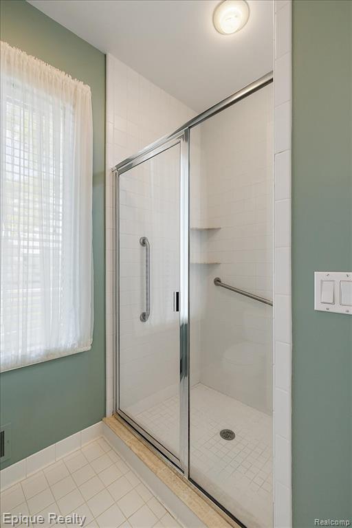5675 Golf Pointe Drive, Clarkston, MI 48348 — Photo 32
