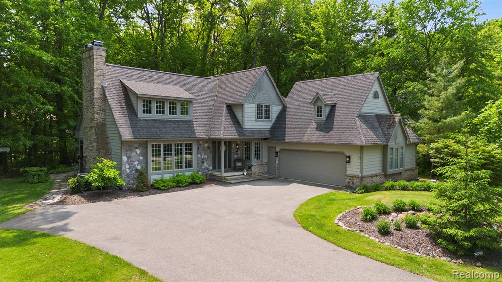 8268 Pine Lake Drive, Davisburg, MI 48350 — front exterior