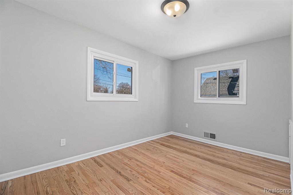 719 E TENNYSON Avenue, Pontiac, MI 48340 — Photo 11