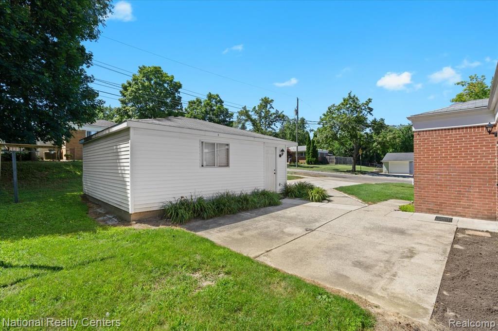 861 Squire Lane, Milford, MI 48381 — Photo 28