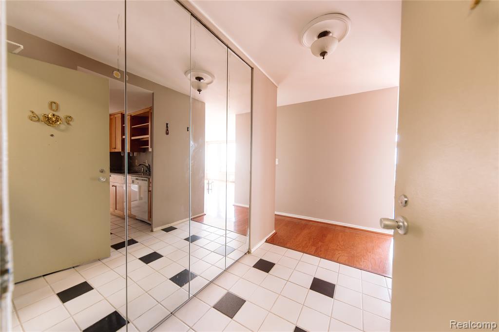 22700 Garrison Street, 906, Dearborn, MI 48124 — Photo 9
