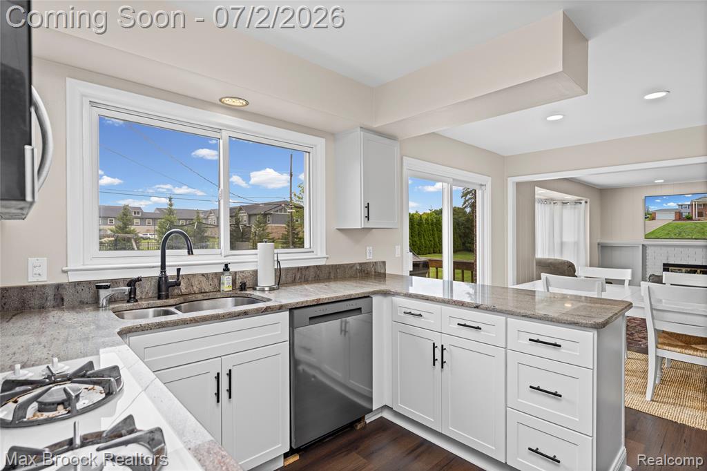 5494 Centerbrook Drive, West Bloomfield, MI — Photo 15