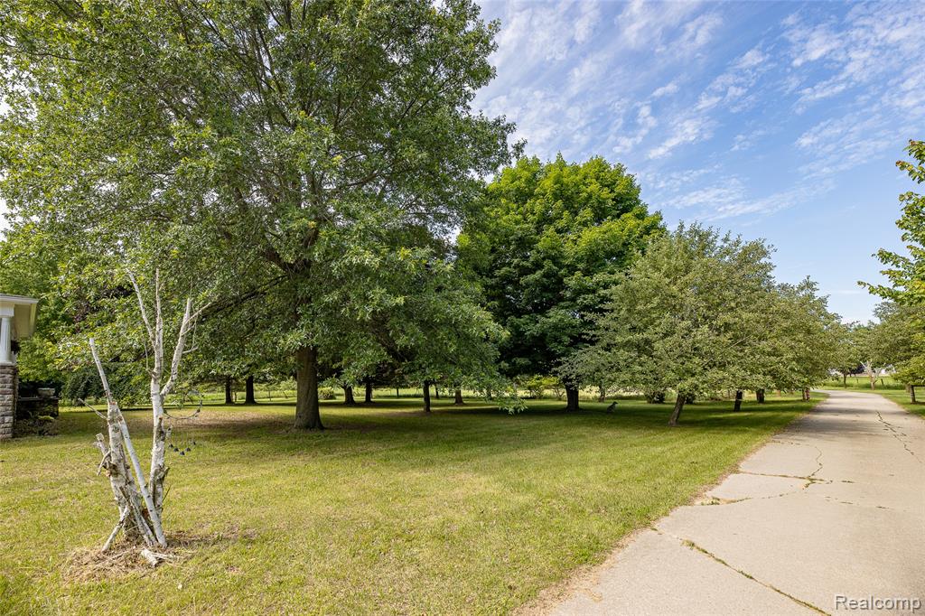 3839 Shamrock Drive, Lapeer, MI 48446 — Photo 15